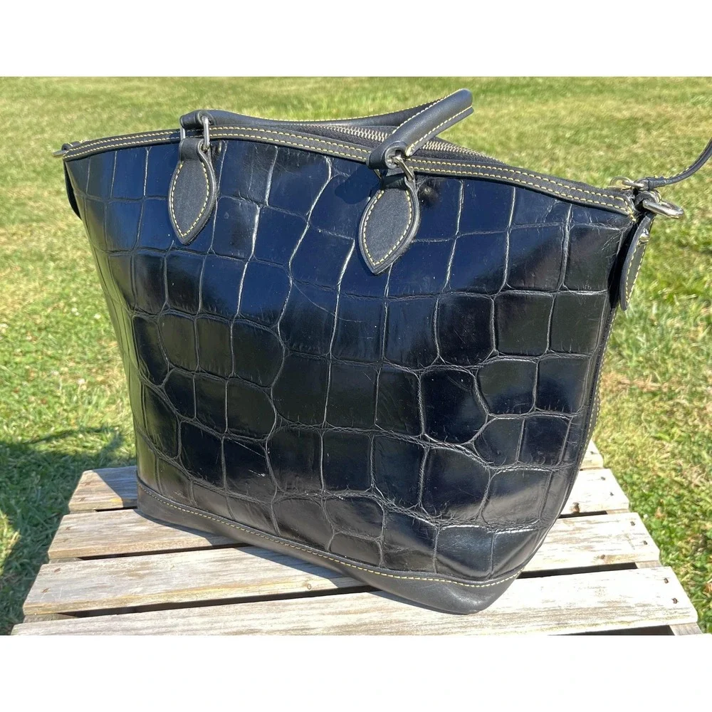 Dooney & Bourke Black Croco Embossed Leather Large Zip Satchel‎ Tote Purse
